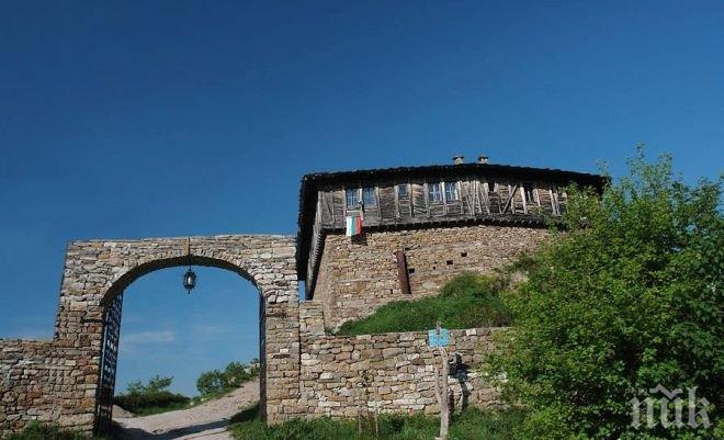 Манастири прибират стотици левове от такса „паркинг” (СНИМКА)
