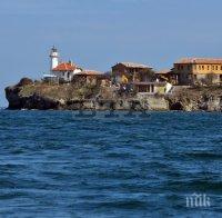 Остров Света Анастасия затваря за туристи заради опасно бурно море