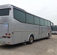 Пътници в шок в автобуса Бургас-София! Пържат се на над 40 градуса в аварийната лента!