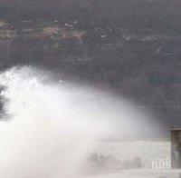 Внимание! Бурен вятър и вълни до 4 м по Черноморието