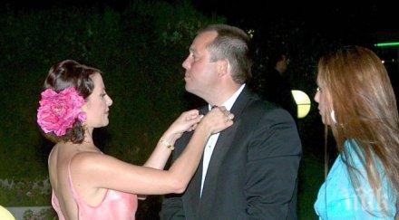 сензация дарина показа неизвестен кадър покойния илия павлов снимка