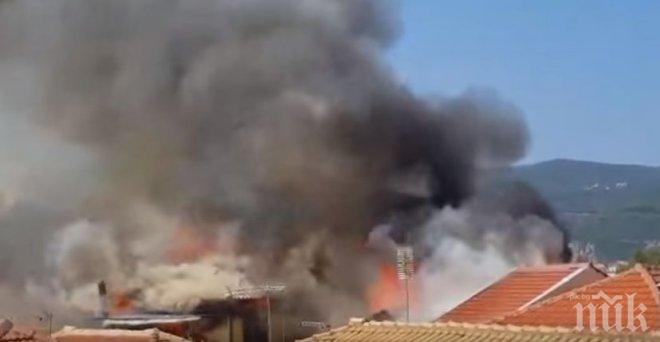 Огнен ад в Гърция: Лефкада гори (ВИДЕО)