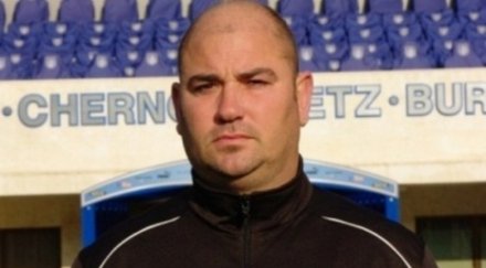 фенове почетоха парушев