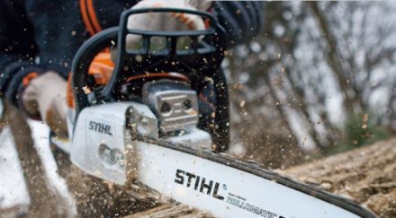 длъжник избива приятелите дали кредит реже телата трион