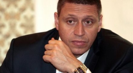 разрешават нсо бие палки закопчава белезници