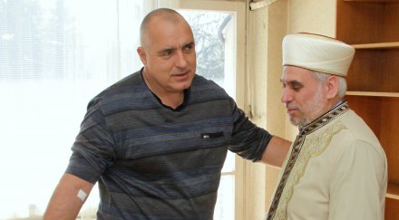 четат корана болния премиер избавят прокоба снимки