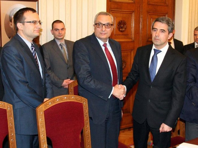 Костов: Президентът да състави кабинет с мандат на Синята коалиция!