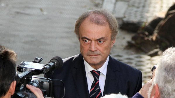 Кметът на Варна не казва ще си ходи ли, в сряда вади бомба 