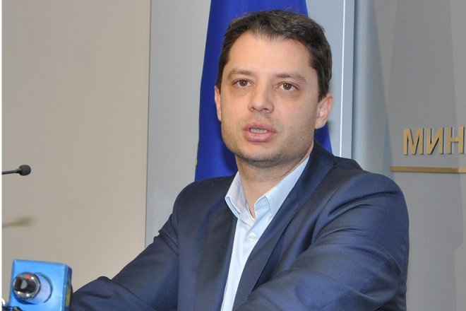 Делян Добрев упрекна ДКЕВР за късното сваляне на тока