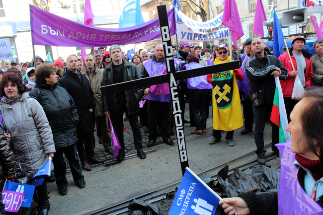 Миньорският протест победи. Няма да затварят ТЕЦ-ове