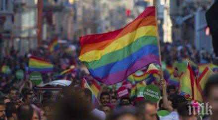 сащ призова индонезия уважава гейовете