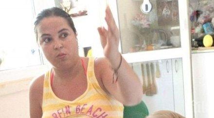 две майки хванаха косите заради годишния алекс