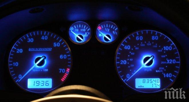 Руски автотърговци призовават: Долу ръцете от километража!