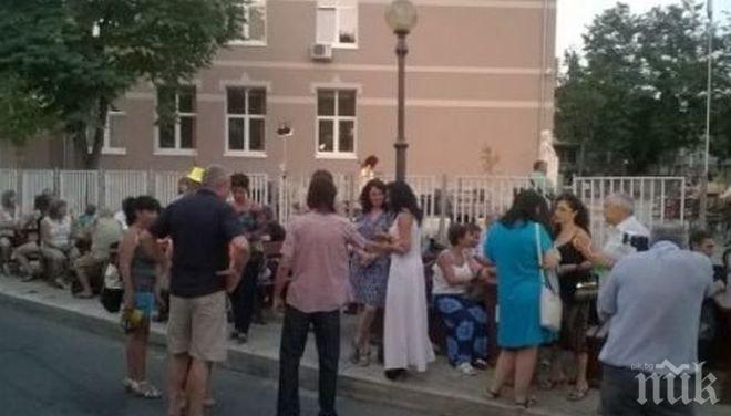 Поетите на прехода правят шоу в Поморие