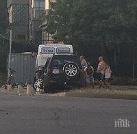Катастрофа в Кючука! Джип и кола се помляха на оживено кръстовище (СНИМКИ)