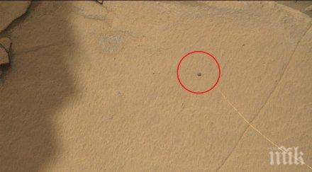 невероятно марсоходът засне движещ камък