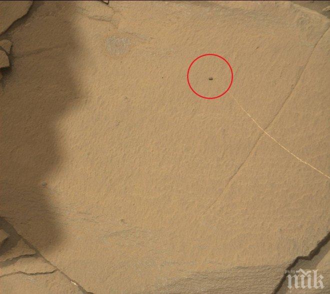 Невероятно! Марсоходът засне „движещ” се камък