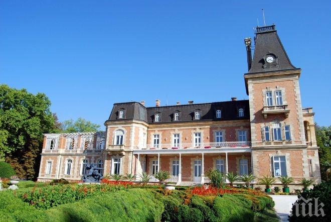 Дворецът „Евксиноград“ пустее без мебели