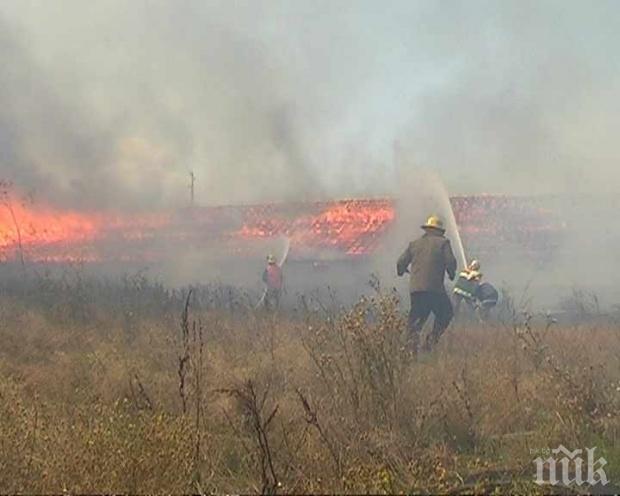 Гори сметището на Бобошево, обгази село и района