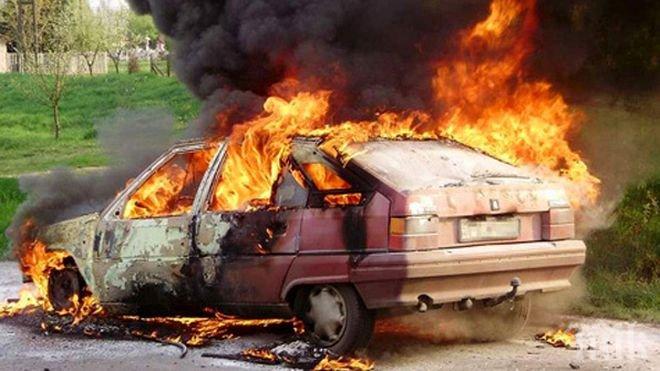 Кола изгоря като факла във Варна 