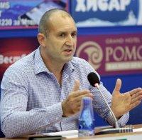 От последните минути! БСП разпънаха на кръст Радев - той не си казва ляв ли е или десен