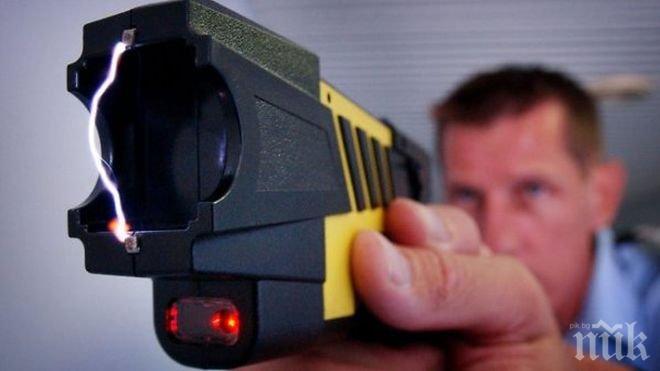 Бивш футболист стана третата жертва на употребата на електрошок от полицията