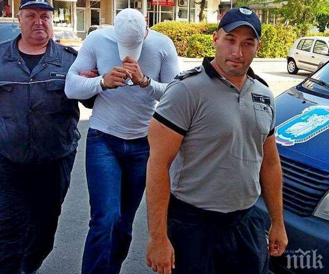 Оставиха в ареста Бойко Борецов, обвинен за въоръжения грабеж от НОИ в Средец