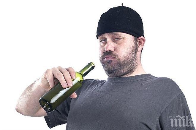 Развеселен руснак помля магазин на Слънчака