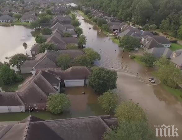 10 станаха жертвите на потопа в Луизиана, евакуирани са над 30 000 