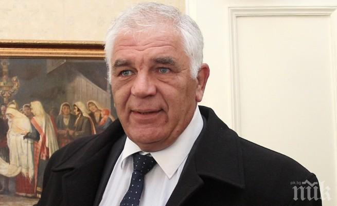 ШОКИРАЩИ РАЗКРИТИЯ! Ваньо Танов си рязал ушите преди да изпадне в клинична смърт ШОКИРАЩИ РАЗКРИТИЯ! Ваньо Танов си рязал ушите преди да изпадне в клинична смърт