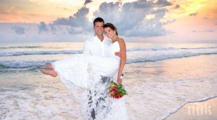 сладурско мъж предложи любимата докато къпят плажа