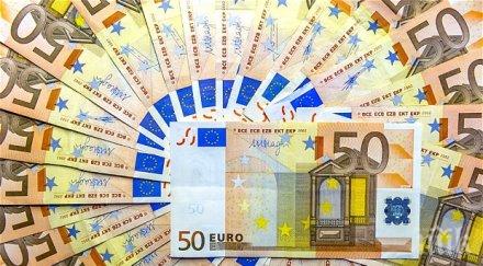 хванат крачка корумпиран перуански полицай глътна банкнота