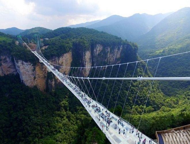 В Китай откриха най-дългия стъклен мост