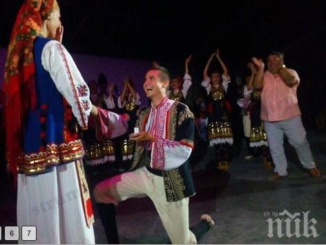 Благоевградчанка получи годежен пръстен на сцената във Франция пред трихилядна публика! Вижте коя е щастливката!?

 