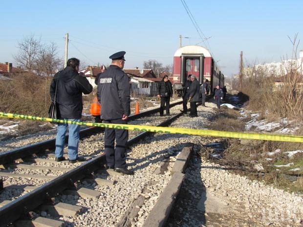 ТРАГЕДИЯ! Машинист падна от влака по време на движение, локомотивът го премаза