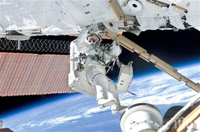 Американски астронавти излязоха в космоса, за да монтират „парко място”