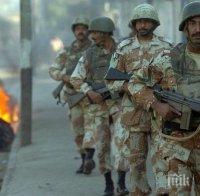 Един убит и седем ранени при нападение на протестиращи срещу частна телевизия в Карачи