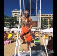 СЕКСИ! Соня Немска грабна буй и стана спасителка на плажа