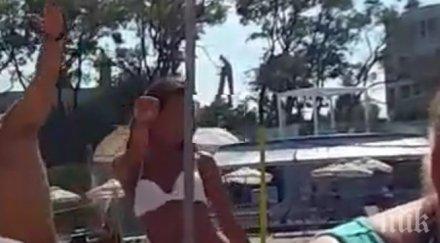 тийнейджъри спретнаха луд купон плажа бургас ползват чадърите пилон видео