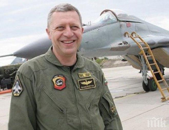  Цанко Стойков сменя генерал Румен Радев като шеф на ВВС