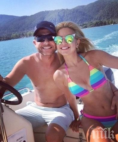 Ненчо Балабанов и Йоанна се забавляват на моторна лодка