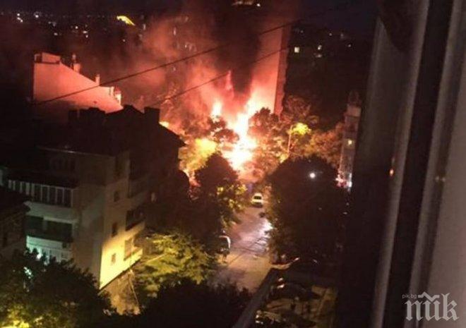 СТРАШНО! След Пловдив пламна и Варна! Гори заведение в центъра, три пожарни не могат да овладеят стихията (СНИМКА)