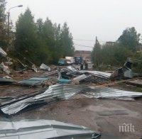 Мощен смерч разруши къщи, вдигна трактор във въздуха (СНИМКА/ВИДЕО)