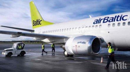 самолет еър балтик кацна принудително рига