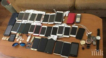 закопчаха крадец странна страст събира айфони