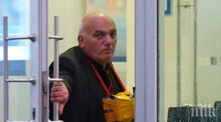 първи кадри заложническата криза москва мъжът заплашва взриви ситибанка иска преговори полицията видео живо