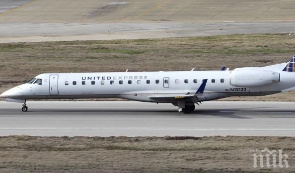 Дим в кабината на пилота приземи самолет на Юнайтед Експрес 