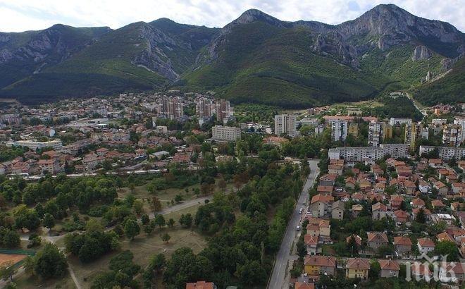 СМРАД! Миризма на сяра от пречиствателна станция трови врачани