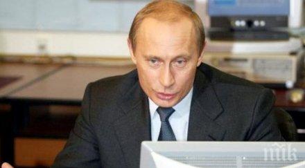 загадъчно усмихващият владимир путин очаква присъединяването източна украйна русия