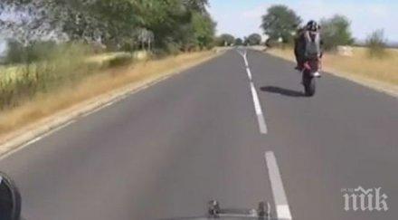 безумие мотористи хвалят интернет лудо каране полицията привика видео